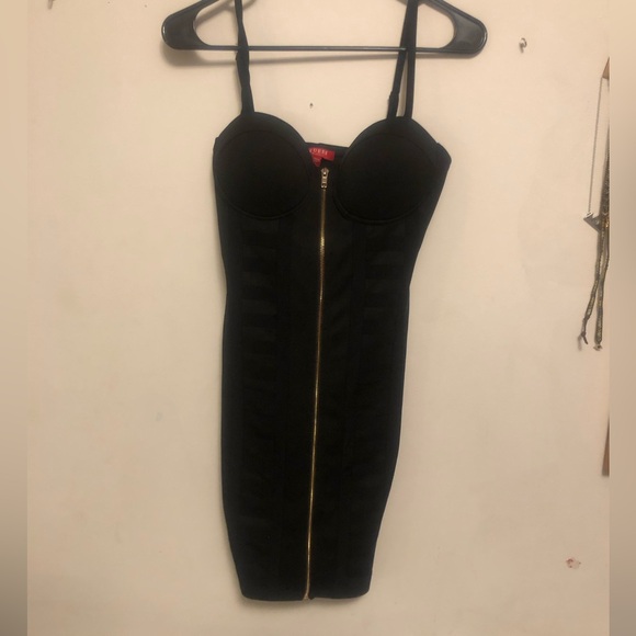 Guess black bandage dress with full frontal zipper. Super sexy & form fitting - Picture 2 of 9
